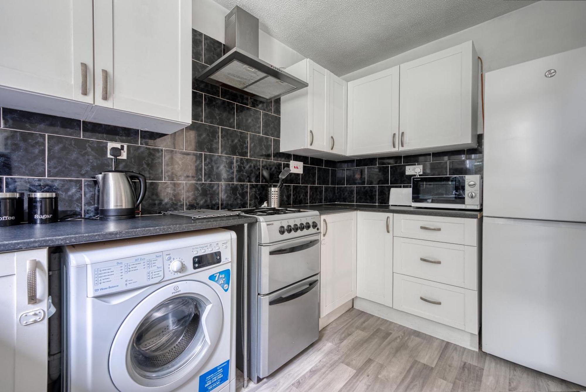 Capri 13 Sa - 3 Bed House, Close To Loughborough University & M1 Motorway, Free Wifi, Big Garden, Ample Parking- Ask For Contractor Rates! Exterior foto